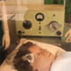 Imagen: Máquina de terapia electroconvulsiva. Wikimedia Commons